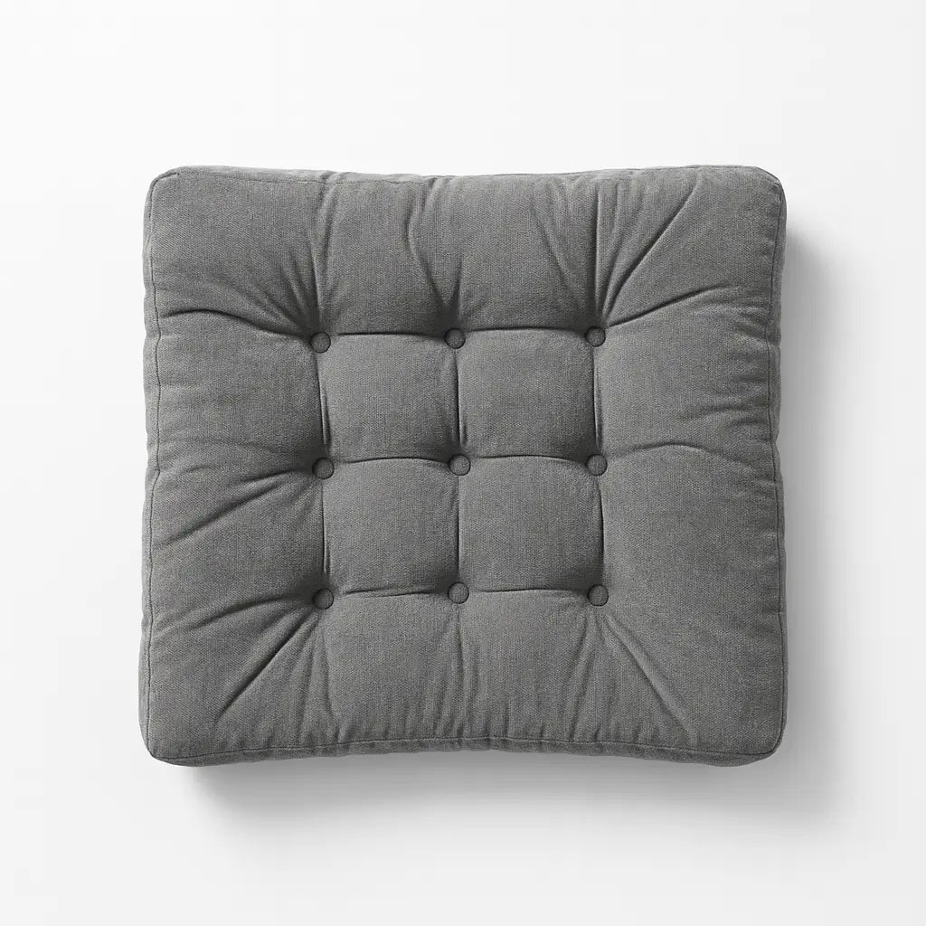 Almofada de Veludo Quadrada para Piso na cor cinza, ideal para criar um espaço confortável e elegante.