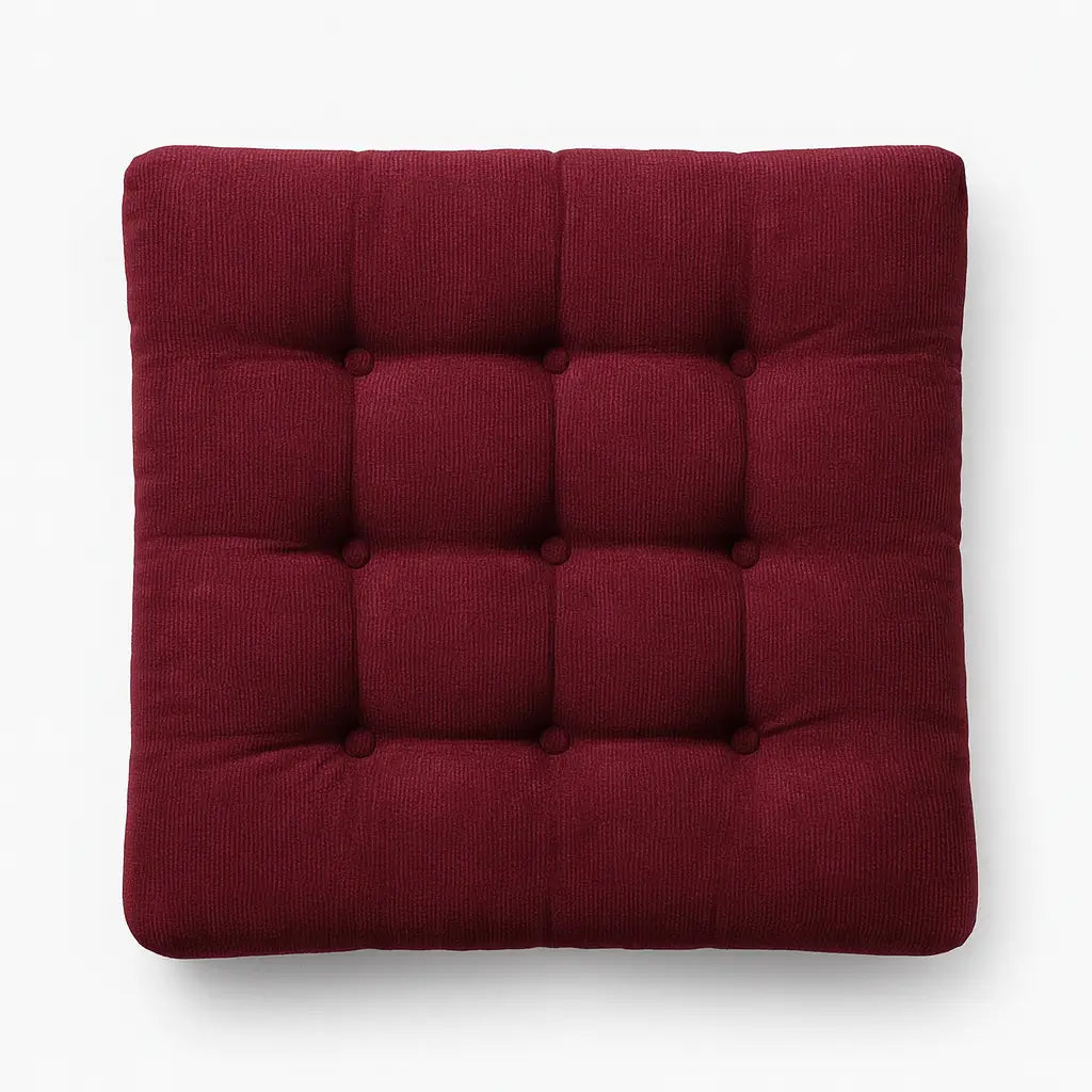 Almofada de Veludo Quadrada para Piso na cor vermelha, perfeita para adicionar aconchego ao ambiente.