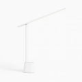 Luminária de Mesa Baseus LED com sensor integrado que ajusta automaticamente o brilho, proporcionando iluminação uniforme e conforto visual para estudo e trabalho.