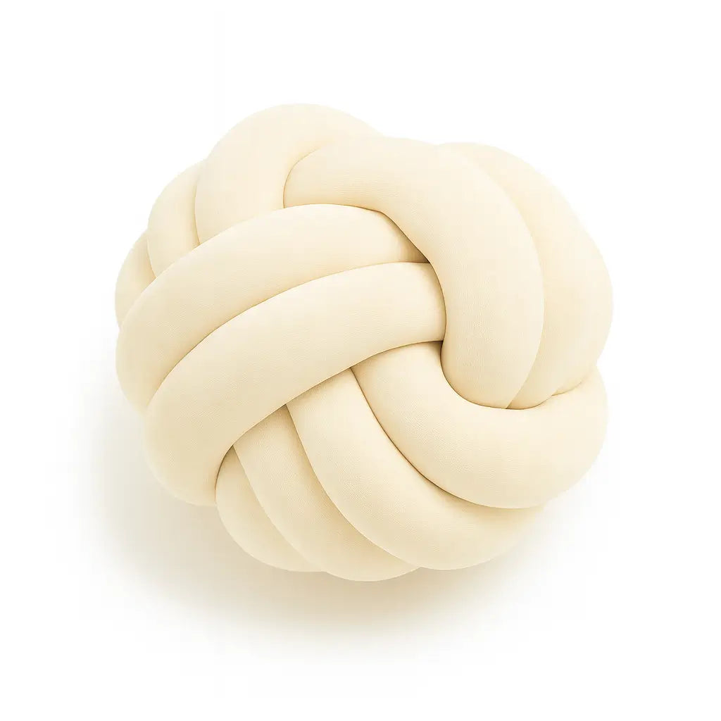 Almofada Nó Escandinavo na cor amarela, ideal para trazer um toque moderno e aconchegante ao ambiente.