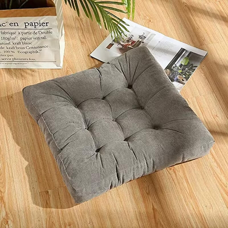 Almofada de Veludo Quadrada para Piso na cor cinza, ideal para criar um espaço confortável e elegante.