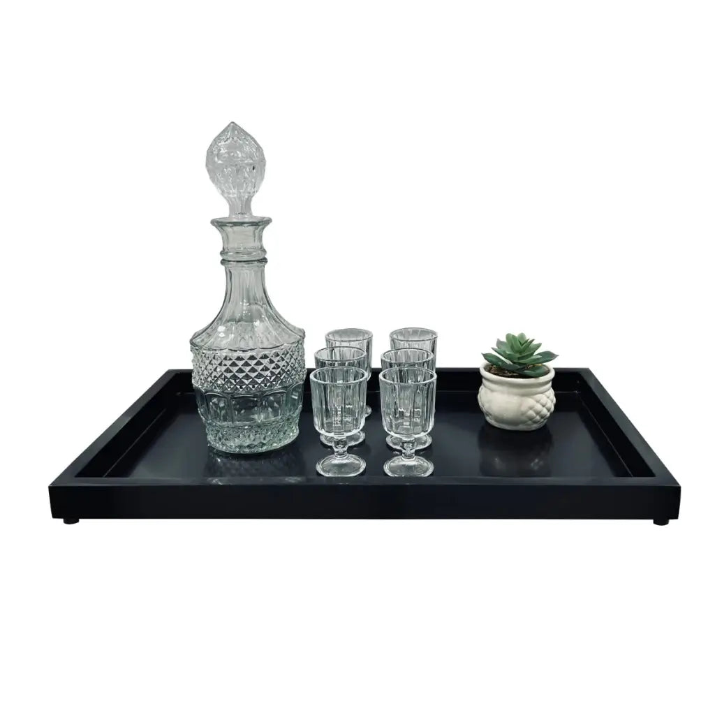 Bandeja decorativa funcional e elegante para organizar a decoração em diferentes espaços da casa.