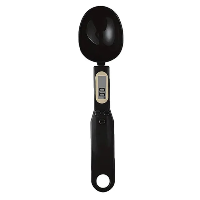 Colher de medida digital com design compacto, ideal para armazenamento fácil em gavetas.