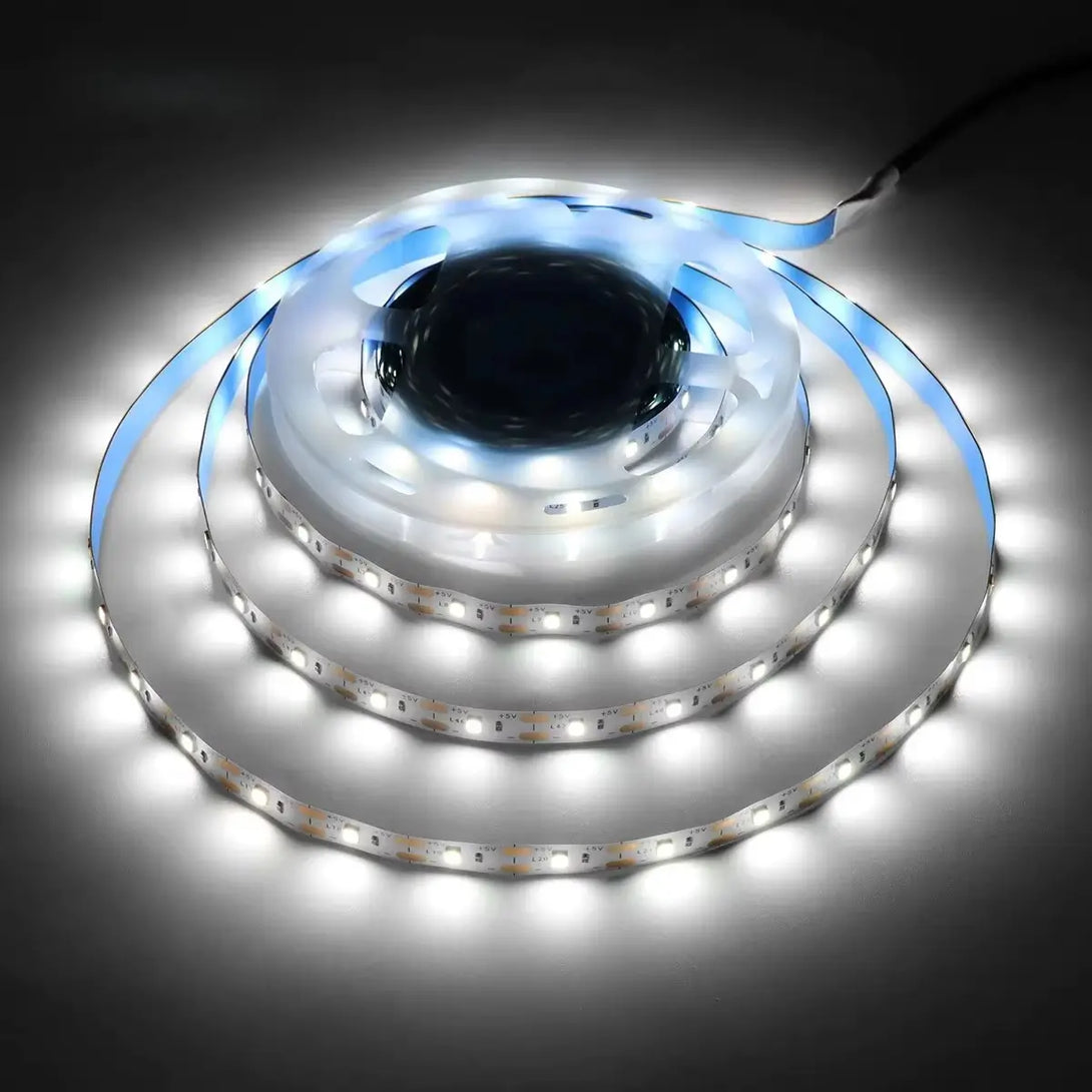 Fita LED Touch Monocromática disponível em diferentes comprimentos para atender diversas necessidades de iluminação.