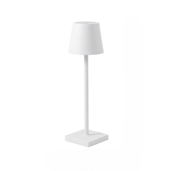 Close na liga de alumínio da luminária, demonstrando sua durabilidade e acabamento sofisticado.