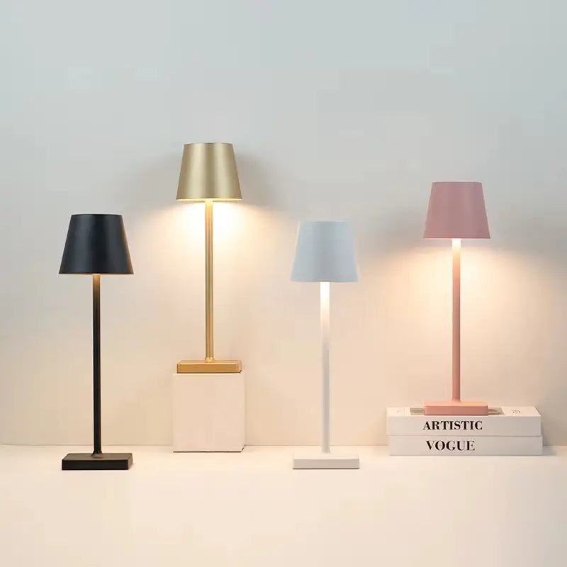 Luminária de Mesa LED com distribuição uniforme de luz em 360°, proporcionando conforto visual para trabalho e lazer.