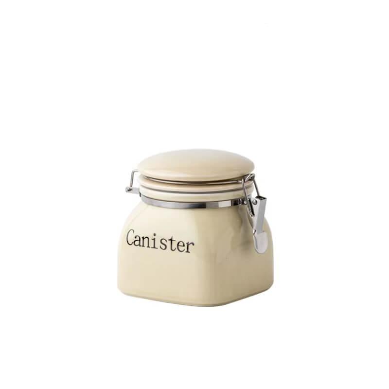 Pote de Cerâmica com Vedação Hermética de 1.5L, com espaço adicional para mais armazenamento.