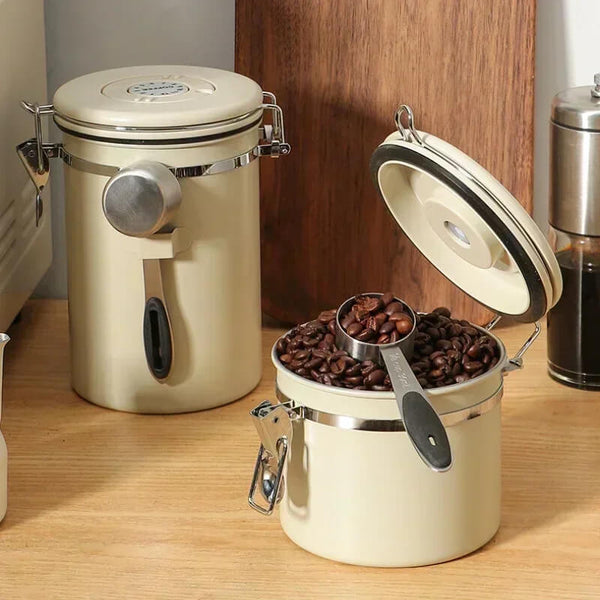 Pote Hermético Gourmet com Colher de Aço destacando design sofisticado para a cozinha