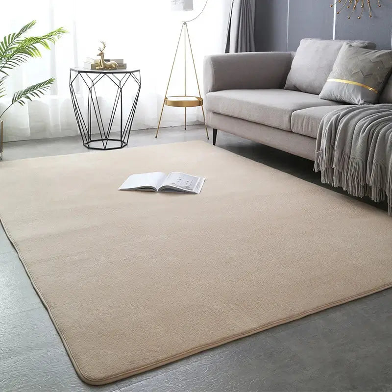 Tapete Coral Velvet usado na sala de jantar, garantindo conforto e proteção para o piso.